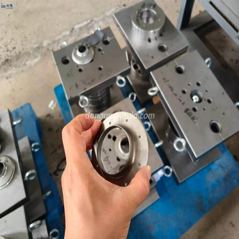 Modular Progressive Die For Agricultural Equipment Wear Plates