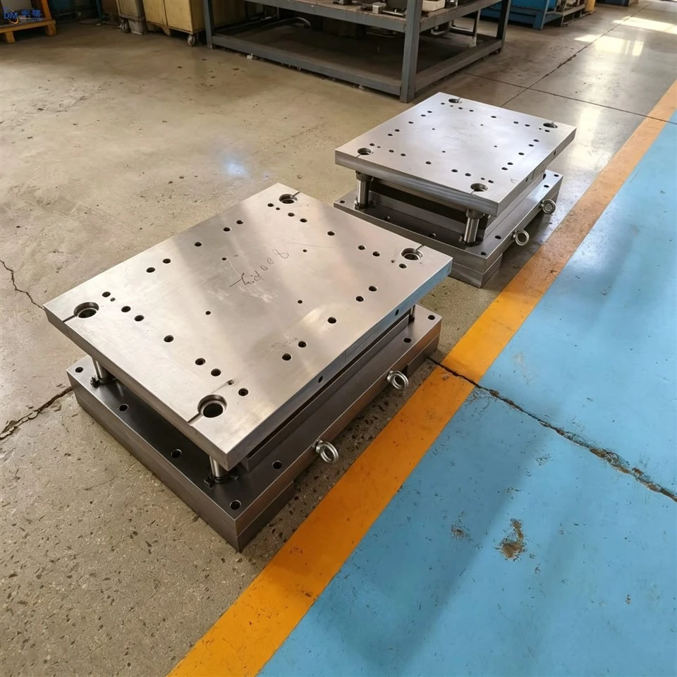 Precision Press Tool Die Sets For Vehicle Suspension Parts factory