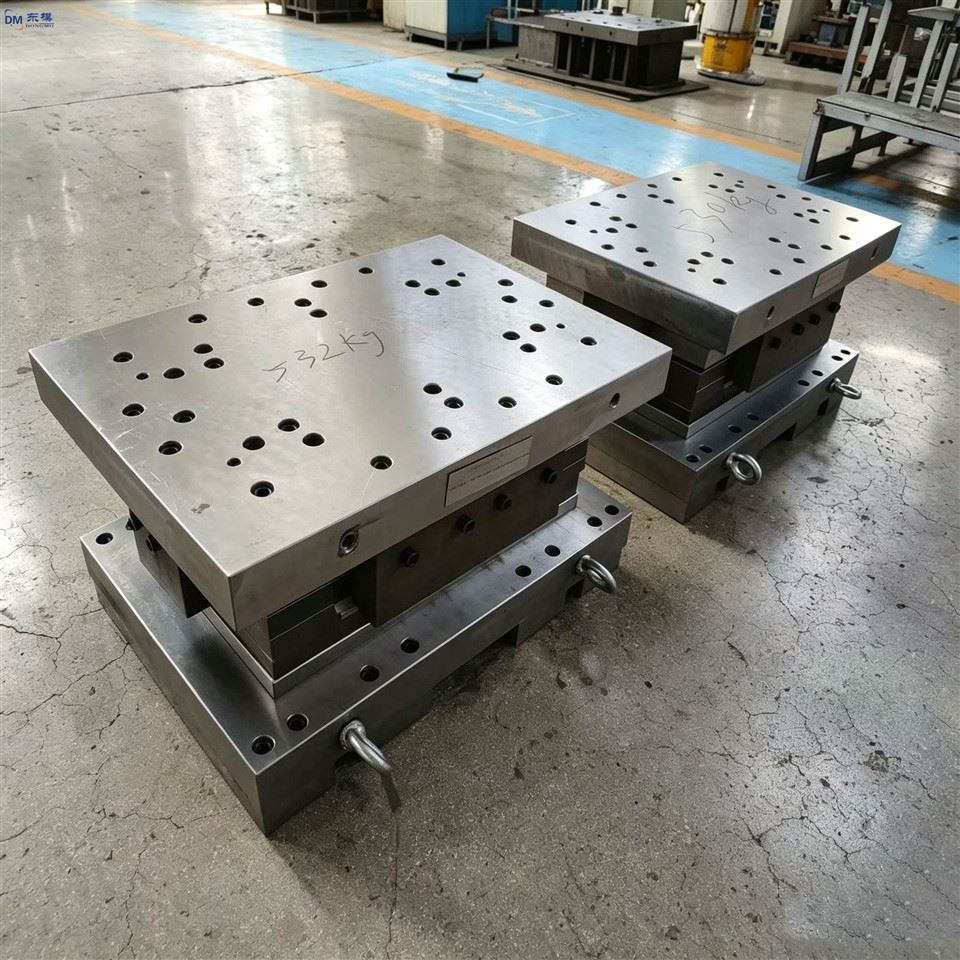 Press Mould For Vehicle Door Inner Panels