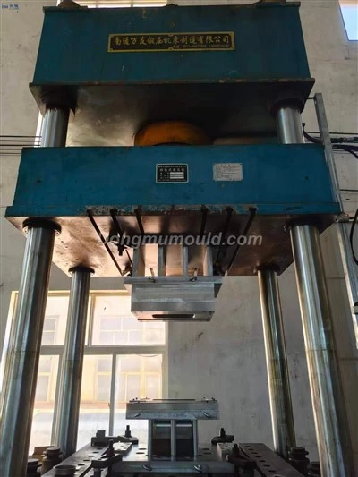 Heavy-Duty Industrial Machine Tools For Precision Stamping Operations